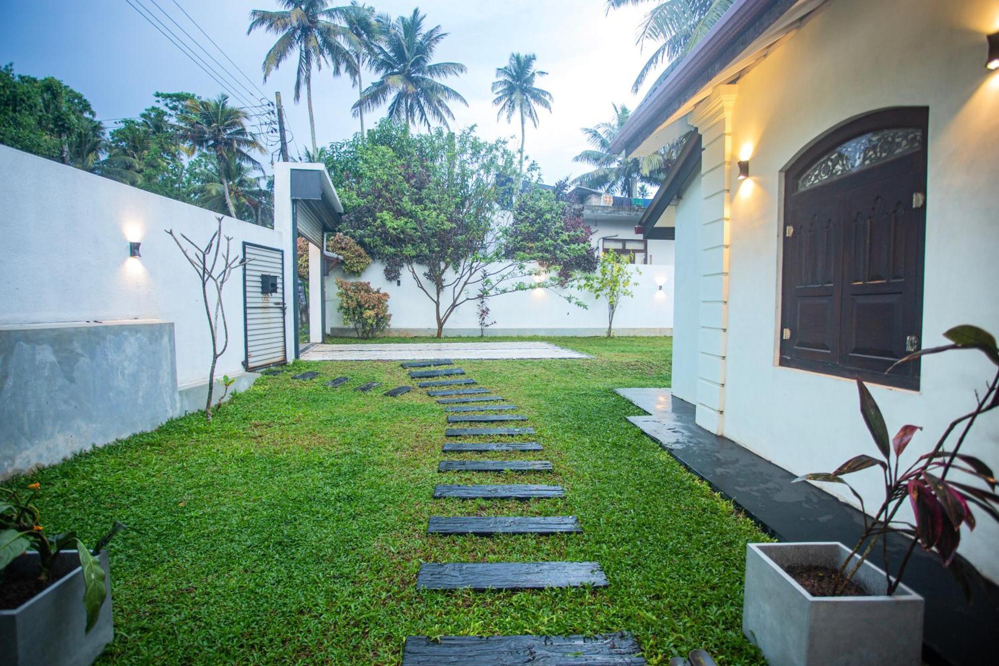 Villa Risithenmi Ahangama Exterior photo