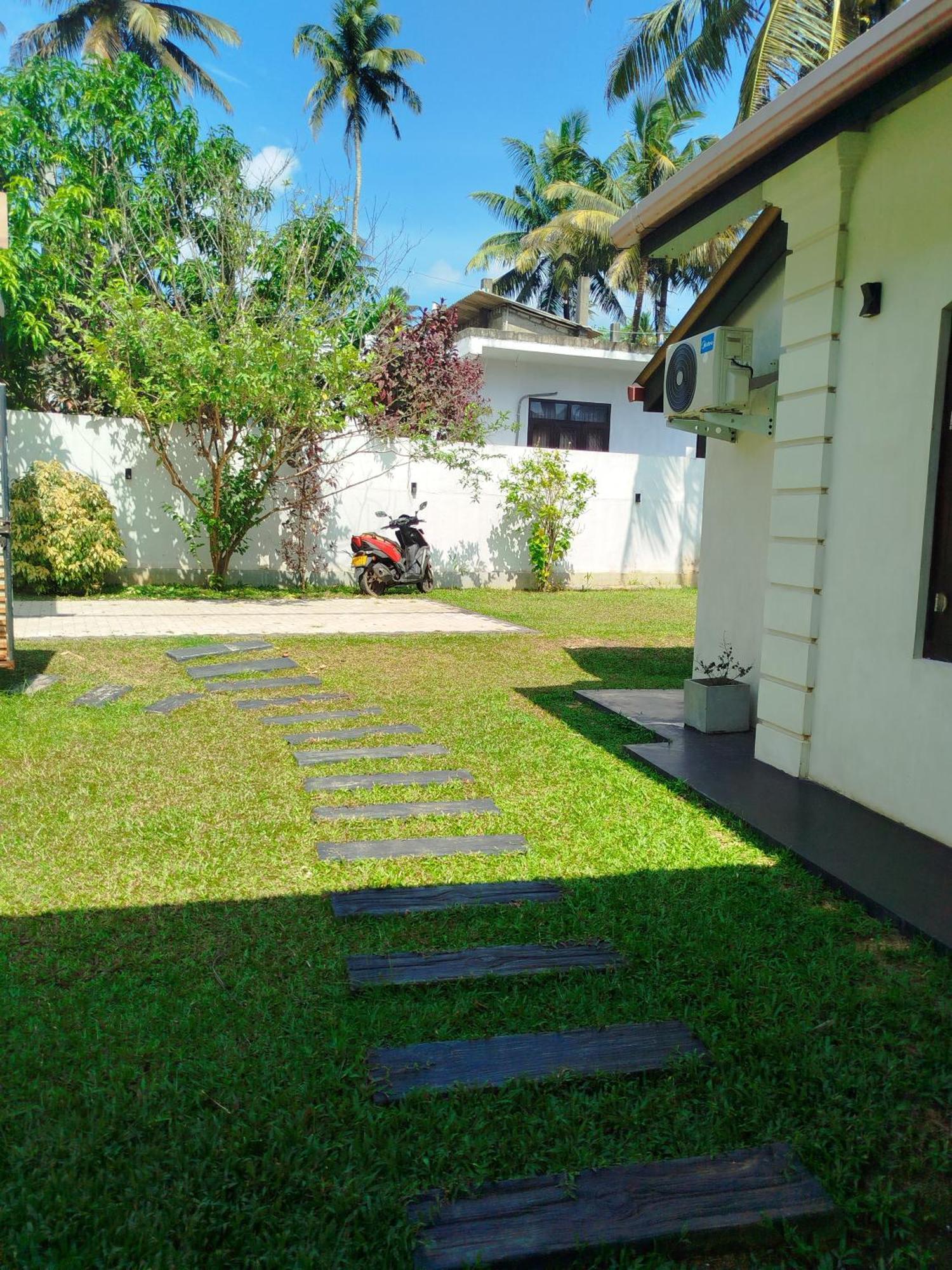 Villa Risithenmi Ahangama Exterior photo